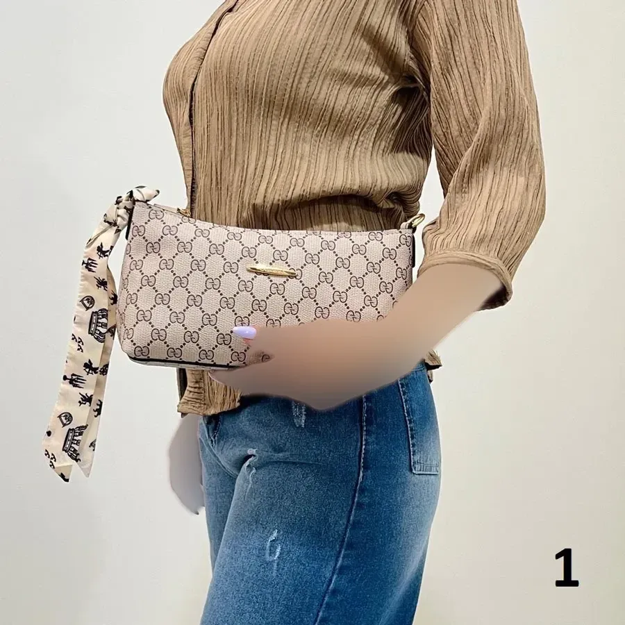 کیف دستی دوشی زنانه طرح دار کد 1419 جنس چرم مصنوعی