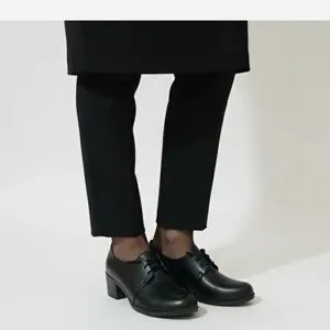 کفش چرم زنانه طبی بندی مدل پارمیس مشکی پاشنه 5 سانت