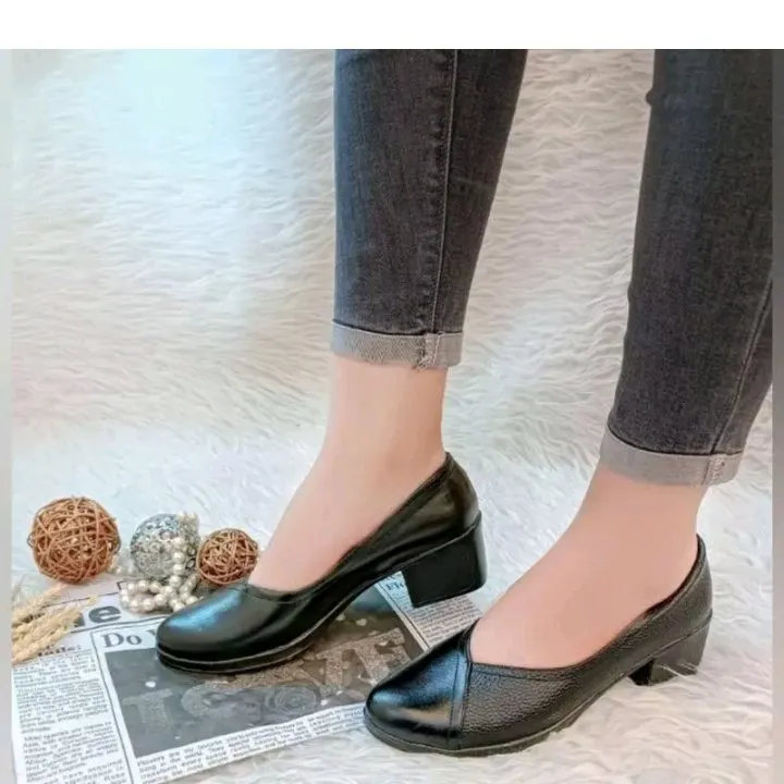 کفش طبی زنانه مدل ستایش پاشنه 5 سانت چرم صنعتی رنگ مشکی