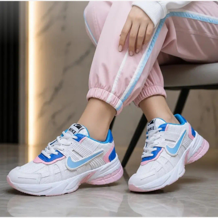 کفش کتانی زنانه نایک مدل V2K پاستیلی مناسب پیاده روی و باشگاه سایز 37 تا 40