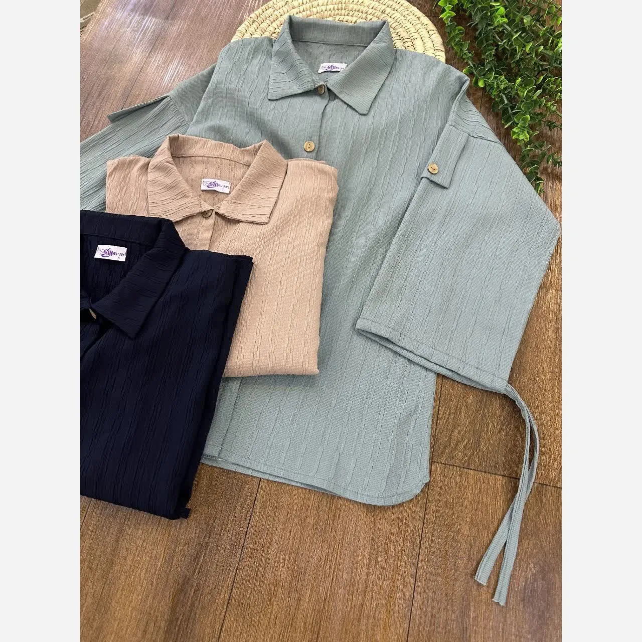 شومیز مانتویی دخترانه مدل شمیم جنس آیوا آستین گتدار مناسب نوجوان و بانوان ریزنقش
