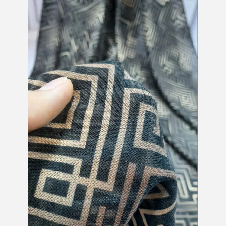 روسری طرح سیمین نخ بامبو قواره بزرگ 140x140 زنانه مشکی ریز نقش اسپرته