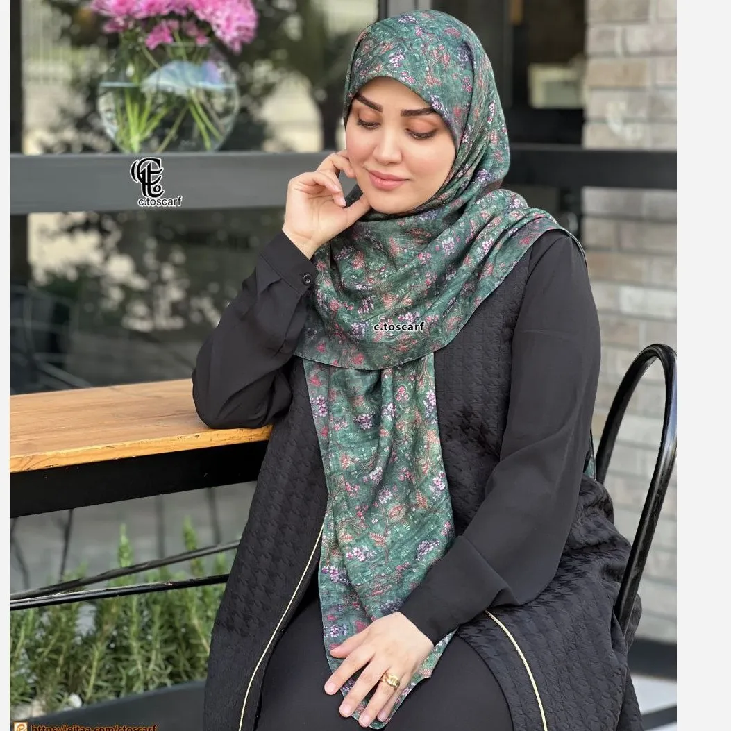 روسری نخ طرح گلشن قواره 140 زمینه سبز آبرنگی گل ریز
