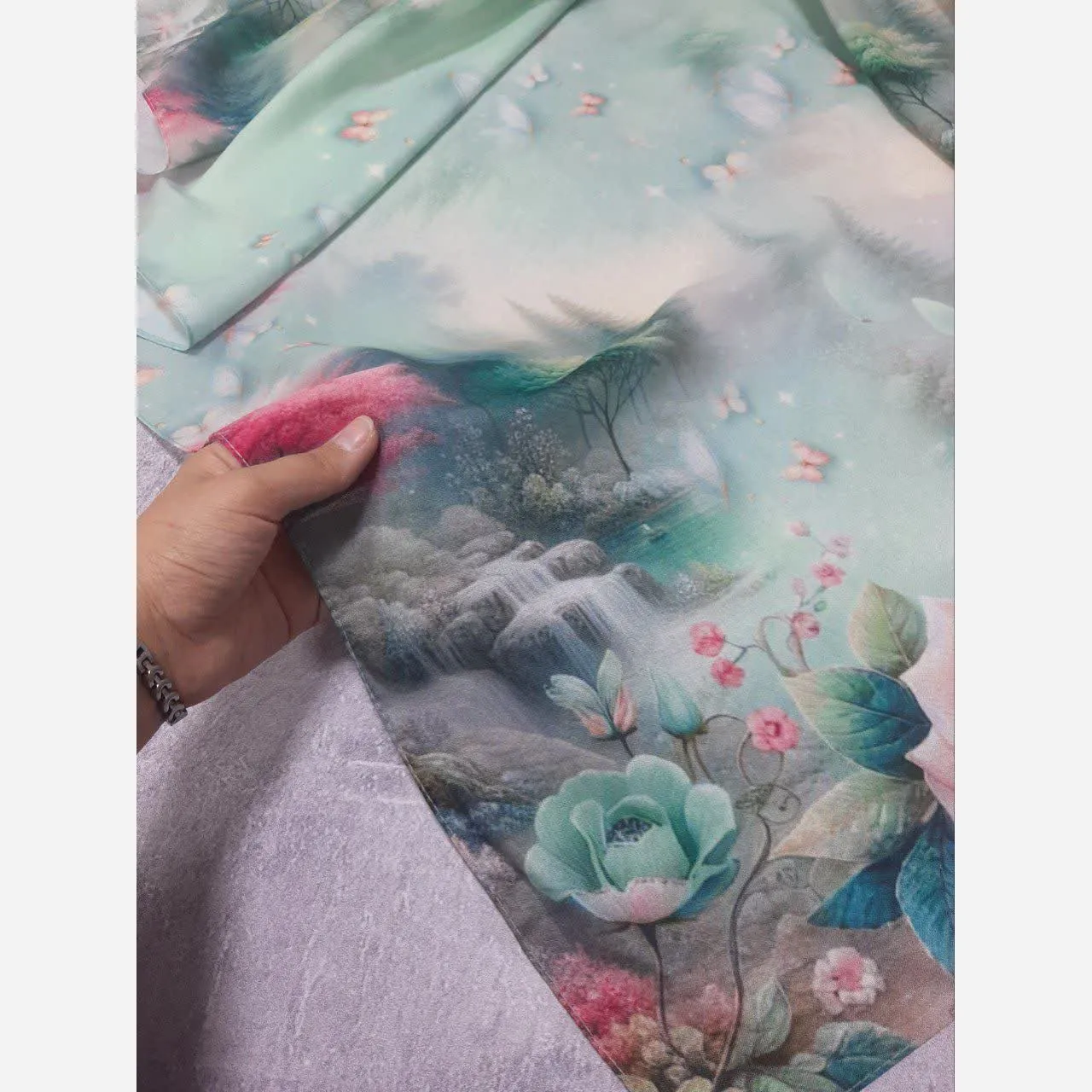روسری نخی کاستوم طرح برکه سایز 140 چرخ دوز