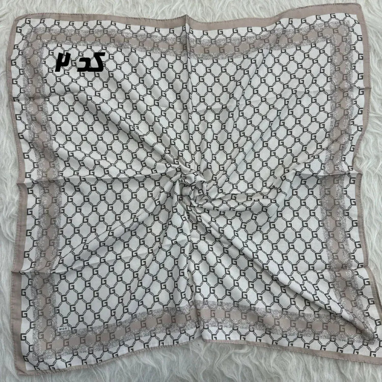 مینی اسکارف نخی نسکافه ای طرح دار قواره 65 در 65 سانتی متر