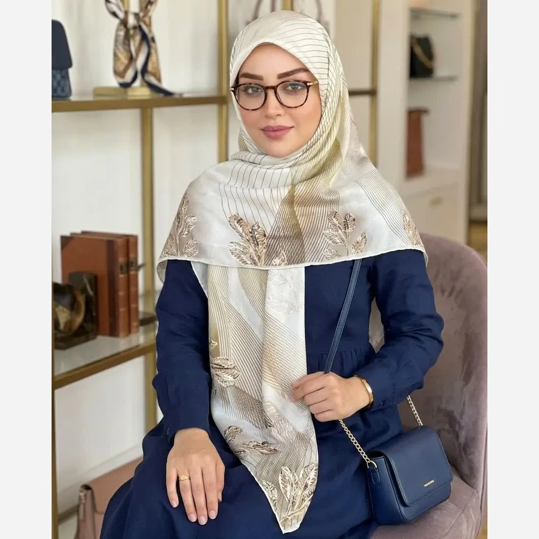 روسری نخی کاستوم طرح طلا قواره بزرگ 140 سانتیمتر دور چرخ دوز مزونی